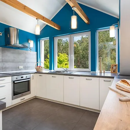 Przystanek Czernica Mecikal