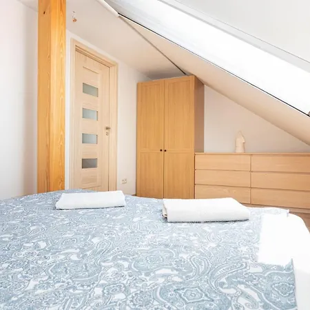 Przystanek Czernica *